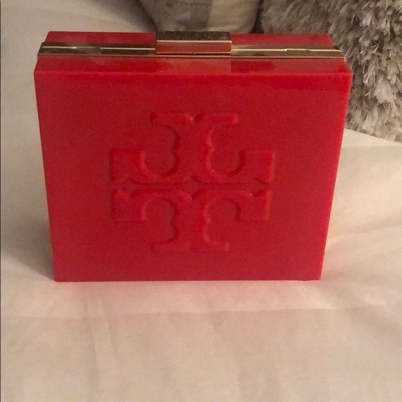 tory burch box clutch